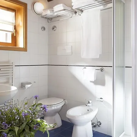 Diffuso In Di Sopra Διαμέρισμα *